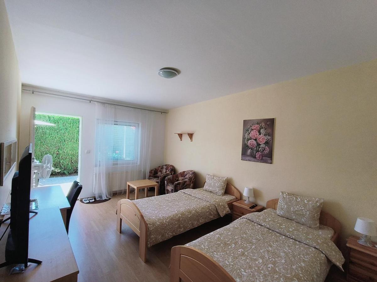 Casa de hóspedes Cozy With Garden In *