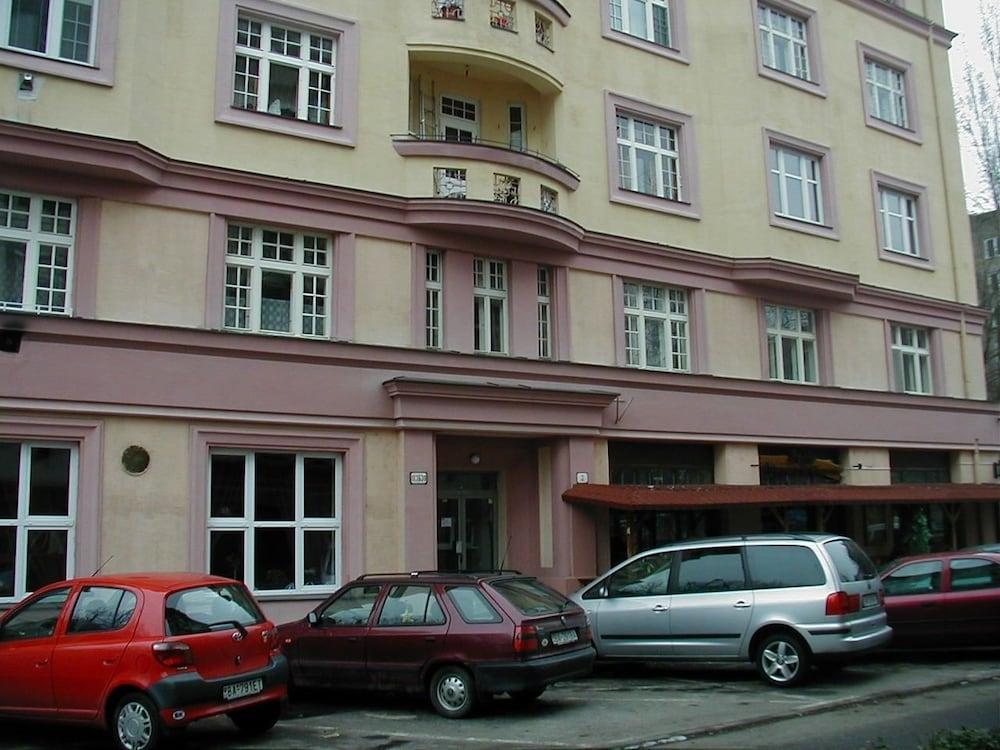 Hotel Apartmany Bratislava 3*