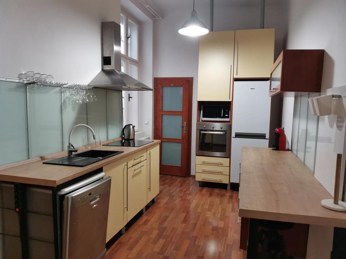 Downtown 3 Bdr Charm - Walk To Attractions * Bratislava