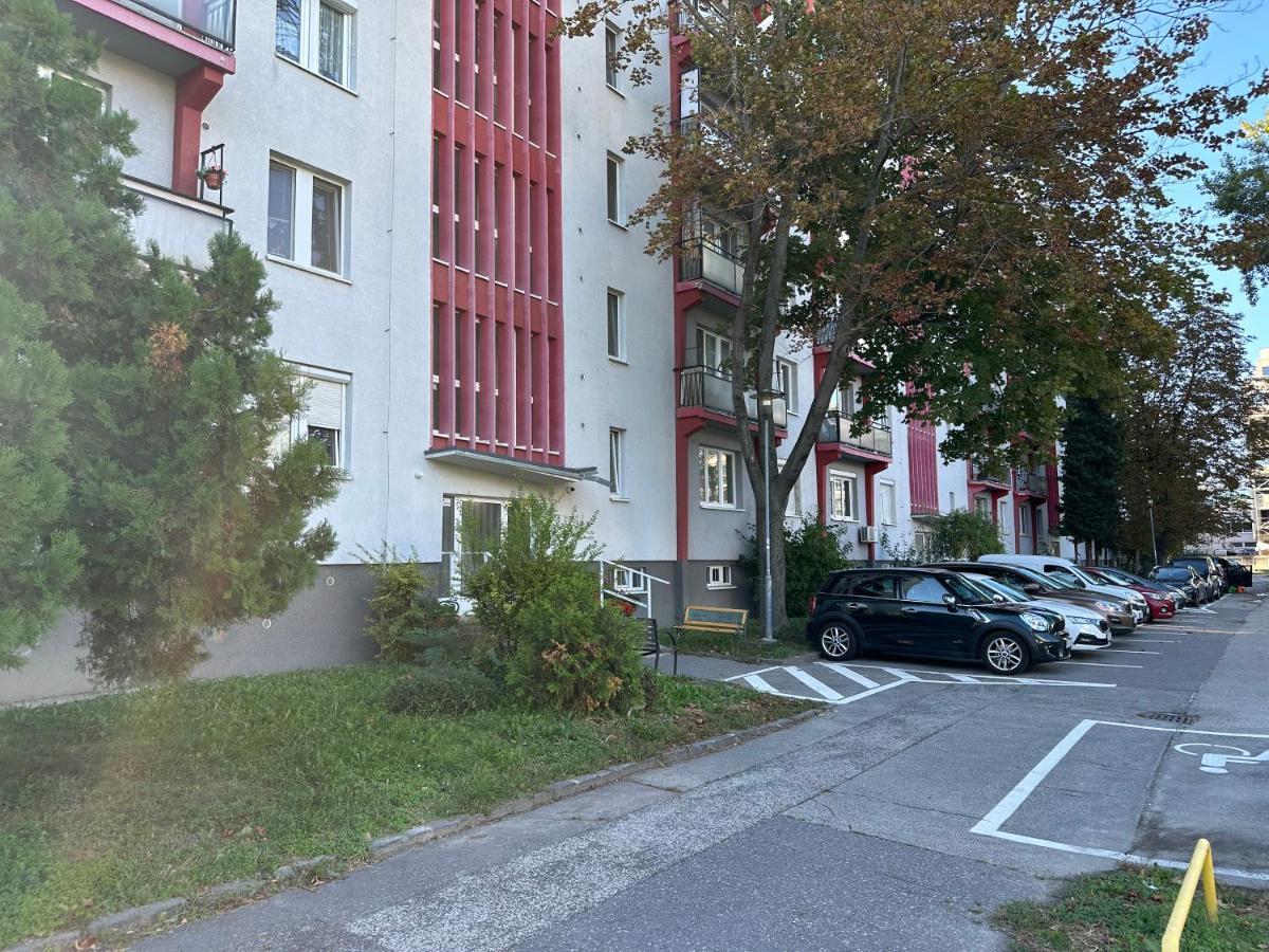 Homestay Sunny House Three Bratislava