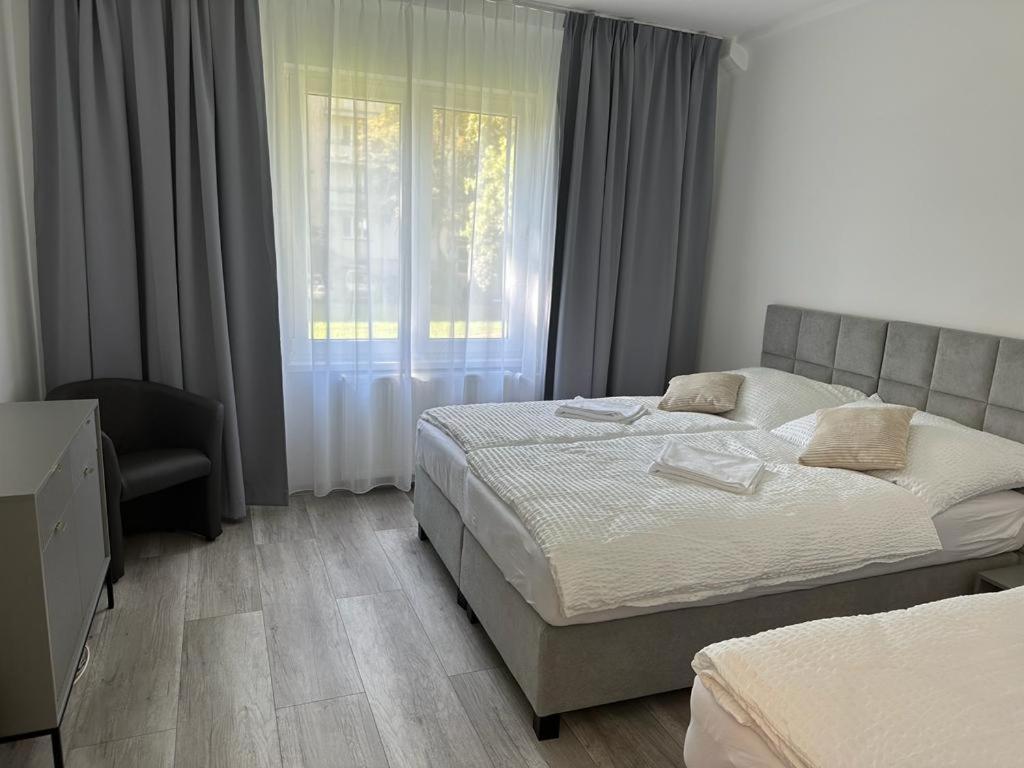 Sunny House Three *