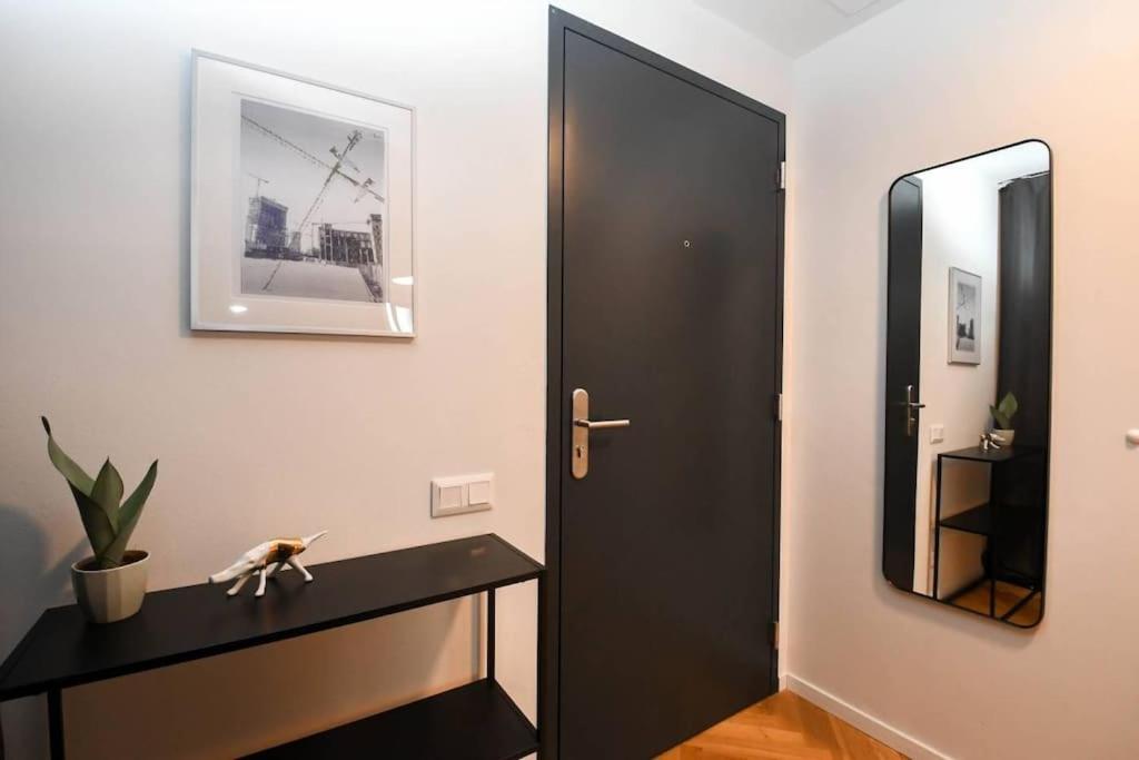 Apartment Skypark Luxury With Skyline View & Free Parking