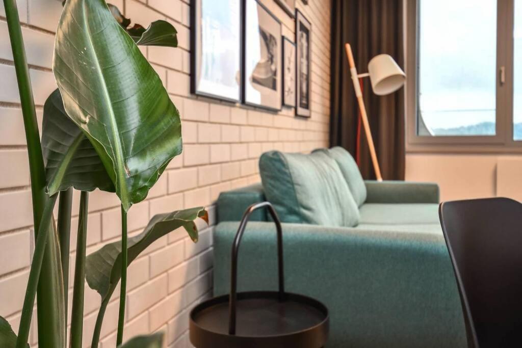 Skypark Luxury With Skyline View & Free Parking Apartment Pressburg