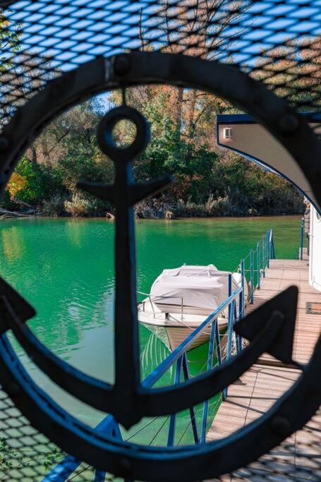 Slovakia Charming Danube Houseboat Ferienhaus