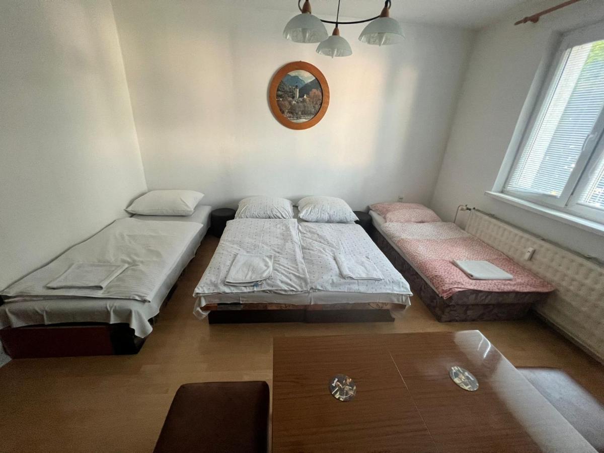 Apartment Apartman Solid, *