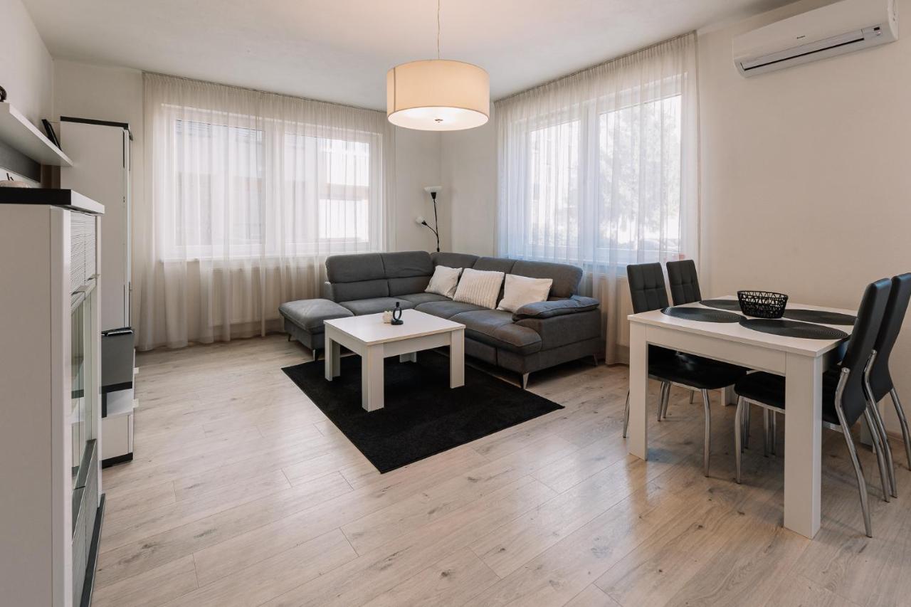 Skau 1 Old Town Family & Business Free Parking Apartment Bratislava