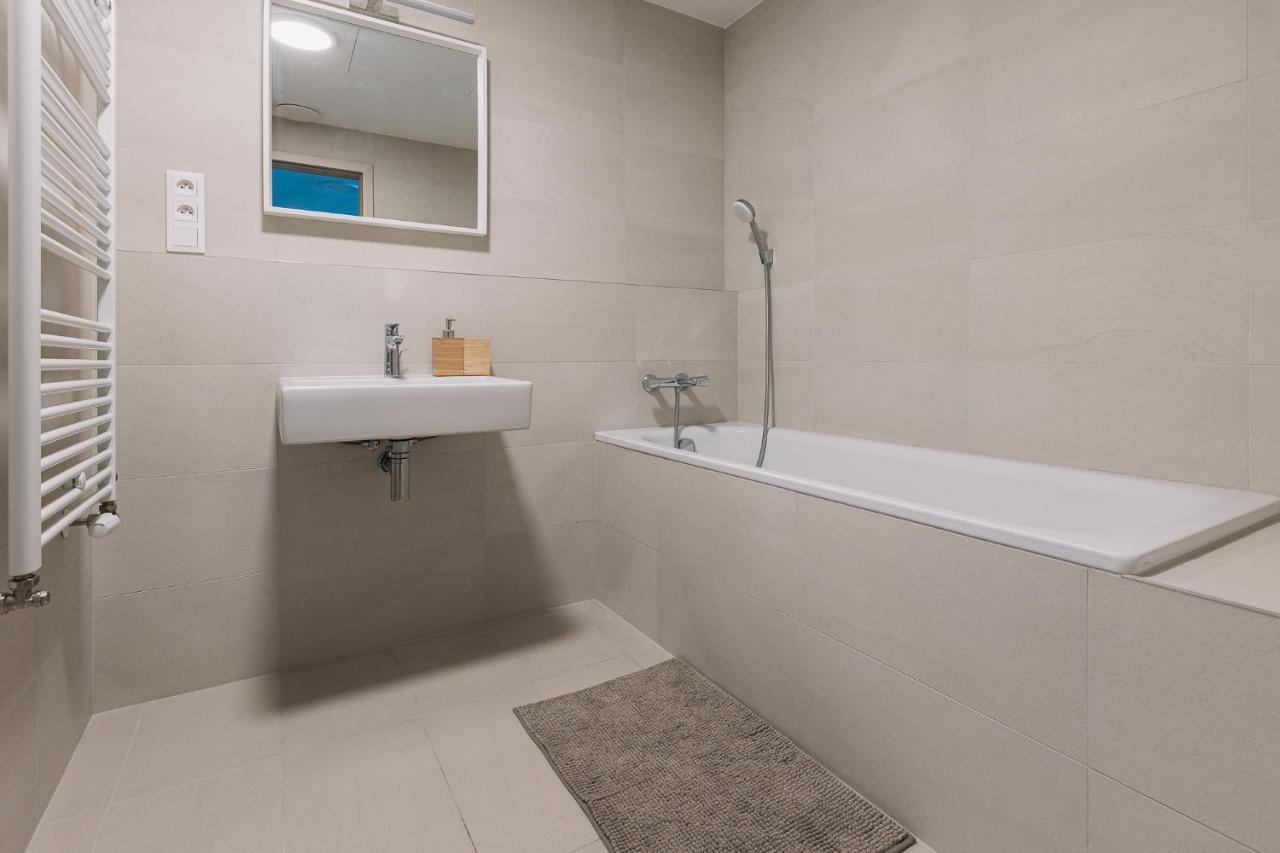 Apartment Skau Coral In Sky Park 22 Floor 1tower Panoramic View Free Parking Bratislava