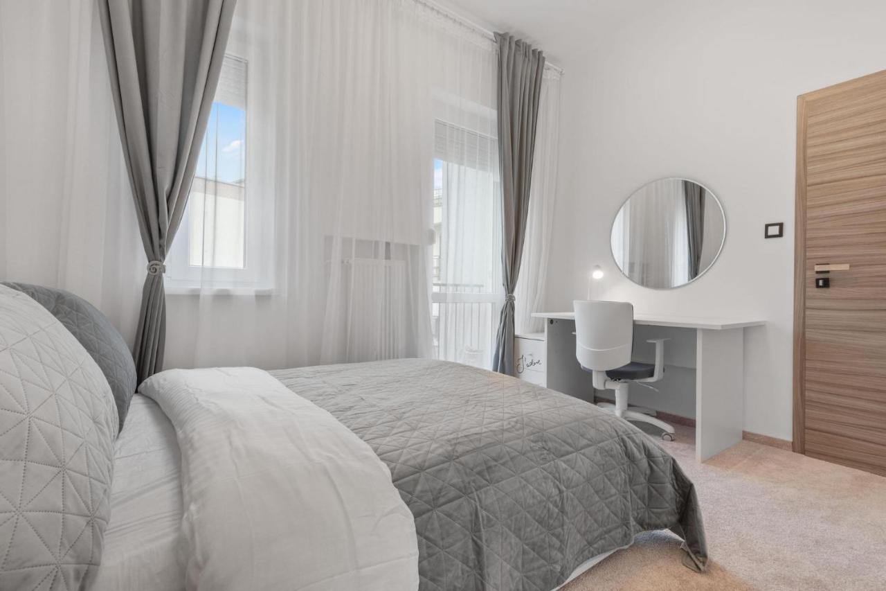 Paradise Retreat In Apartment