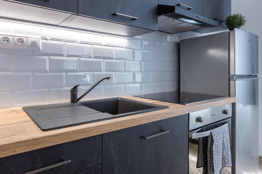 Charlie - Modern Centrally Located Downtown Appartamento *