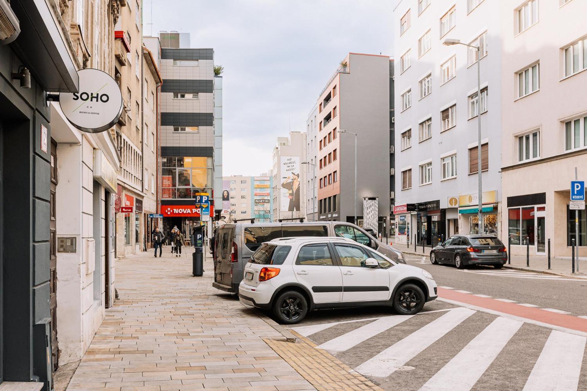 Skau 1 Old Town Family & Business Free Parking Bratislava