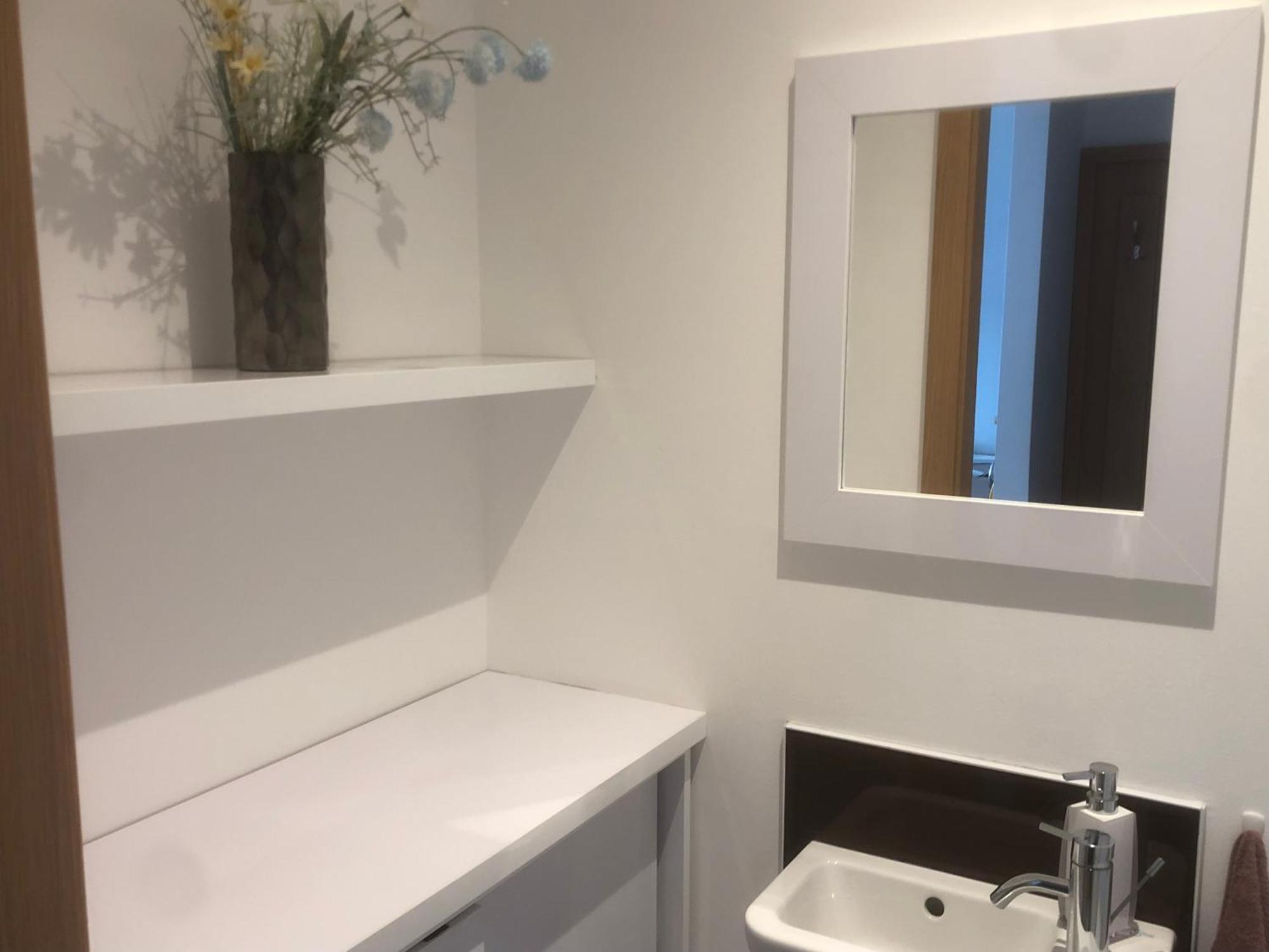 Downtown In The Heart Of The New Center, 4 Persons, Parking Apartment