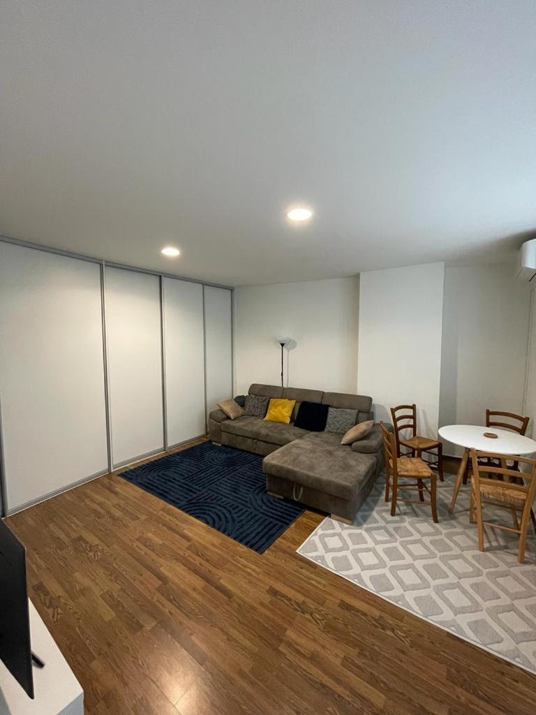 Luxury 2bed Flat With Free Parking Appartamento Bratislava