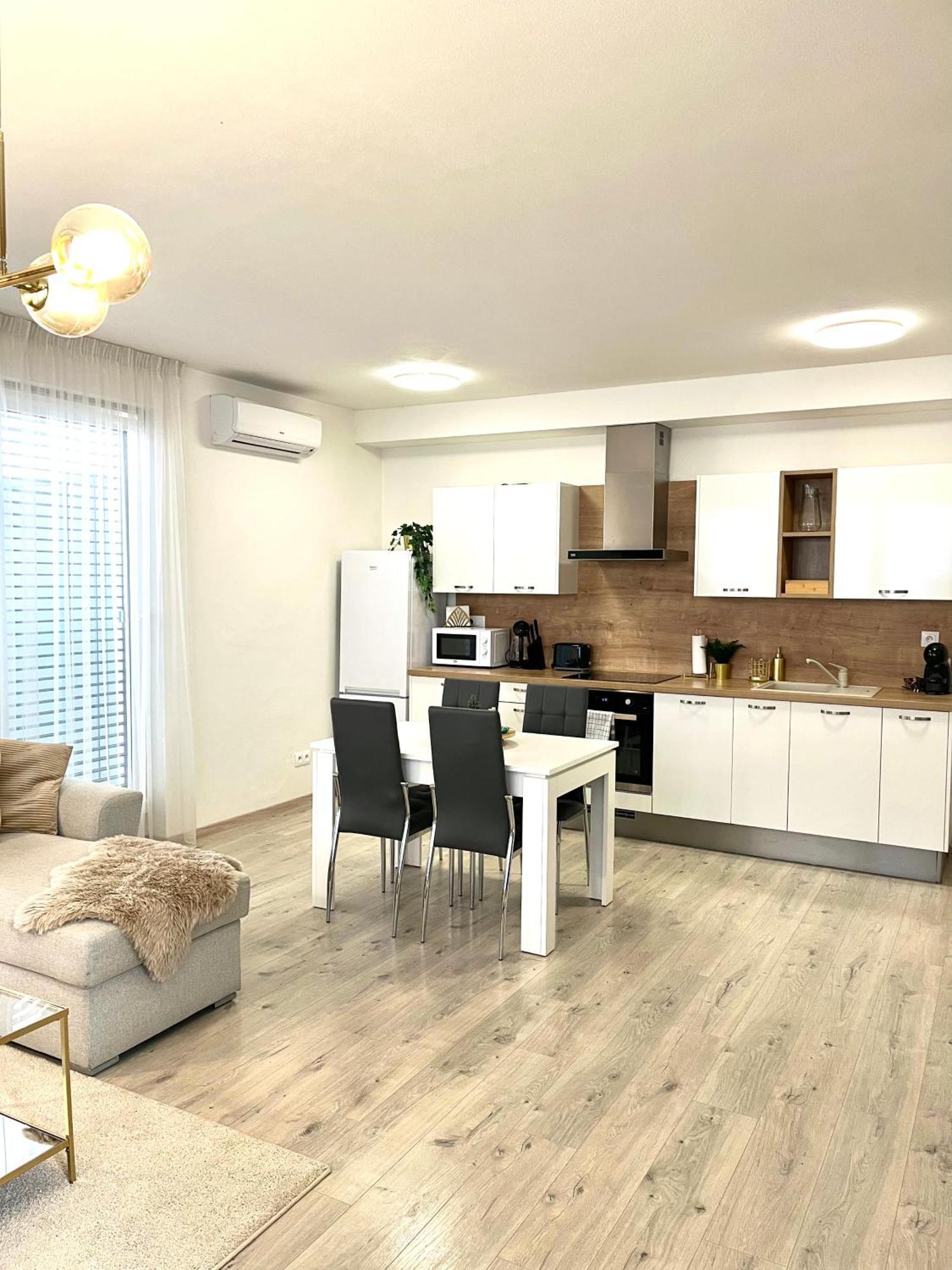 Apartment The Elite Ii Downtown Ac & Garage Parking Bratislava