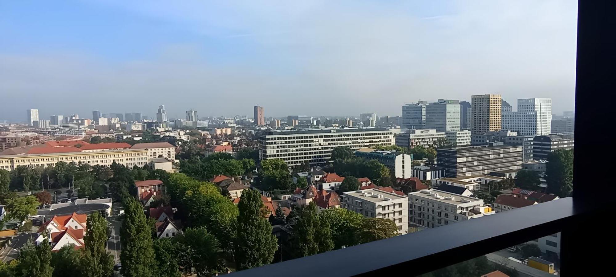 Luxurious Brand New Free Parking Apartment *