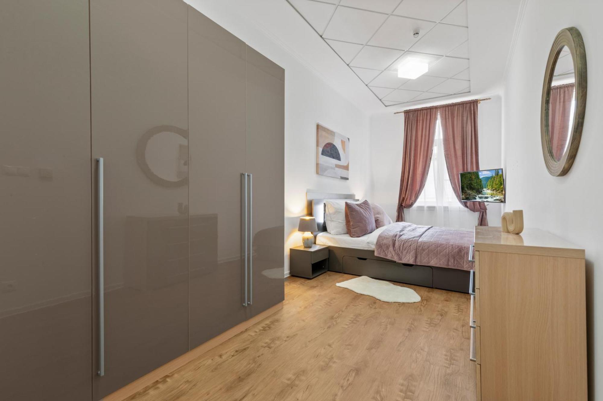 Luxe Living At Old Town Center