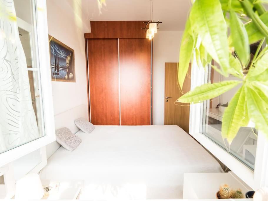 Cosy 2 Bedroom Flat Close To The Town With Parking * Bratislava