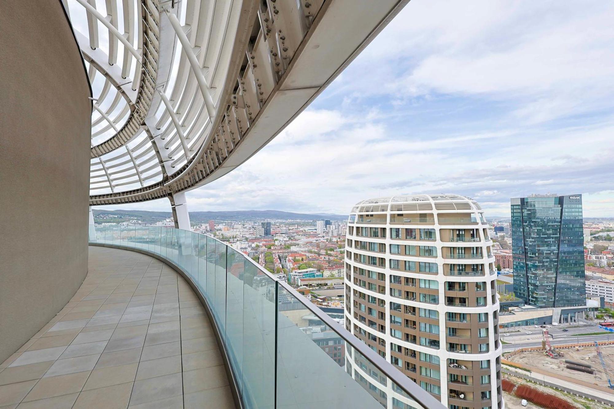 Sky Park Tower 2, Luxury With Free Parking Bratislava