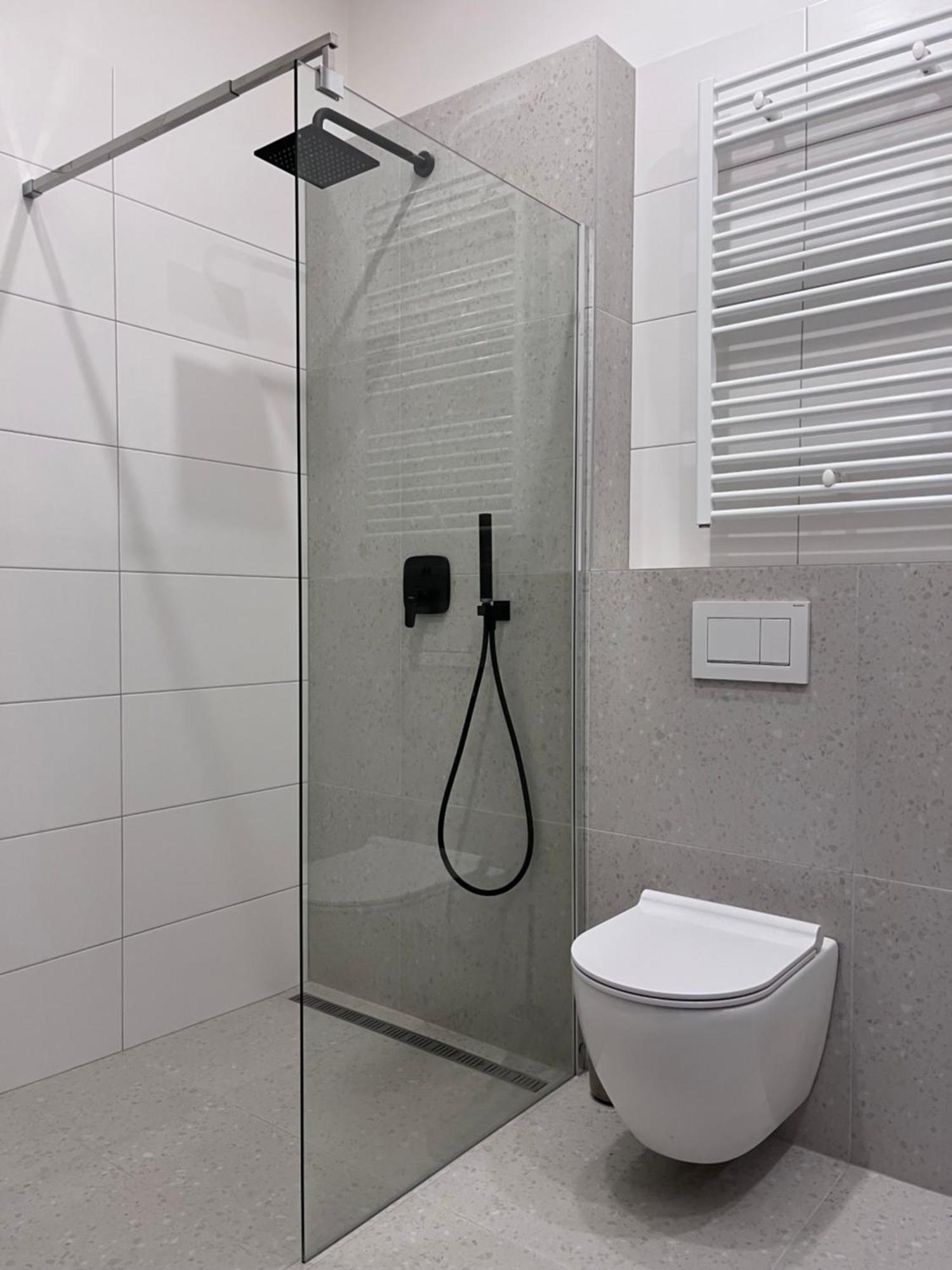 Chic And 2 Bed Apartment Bratislava