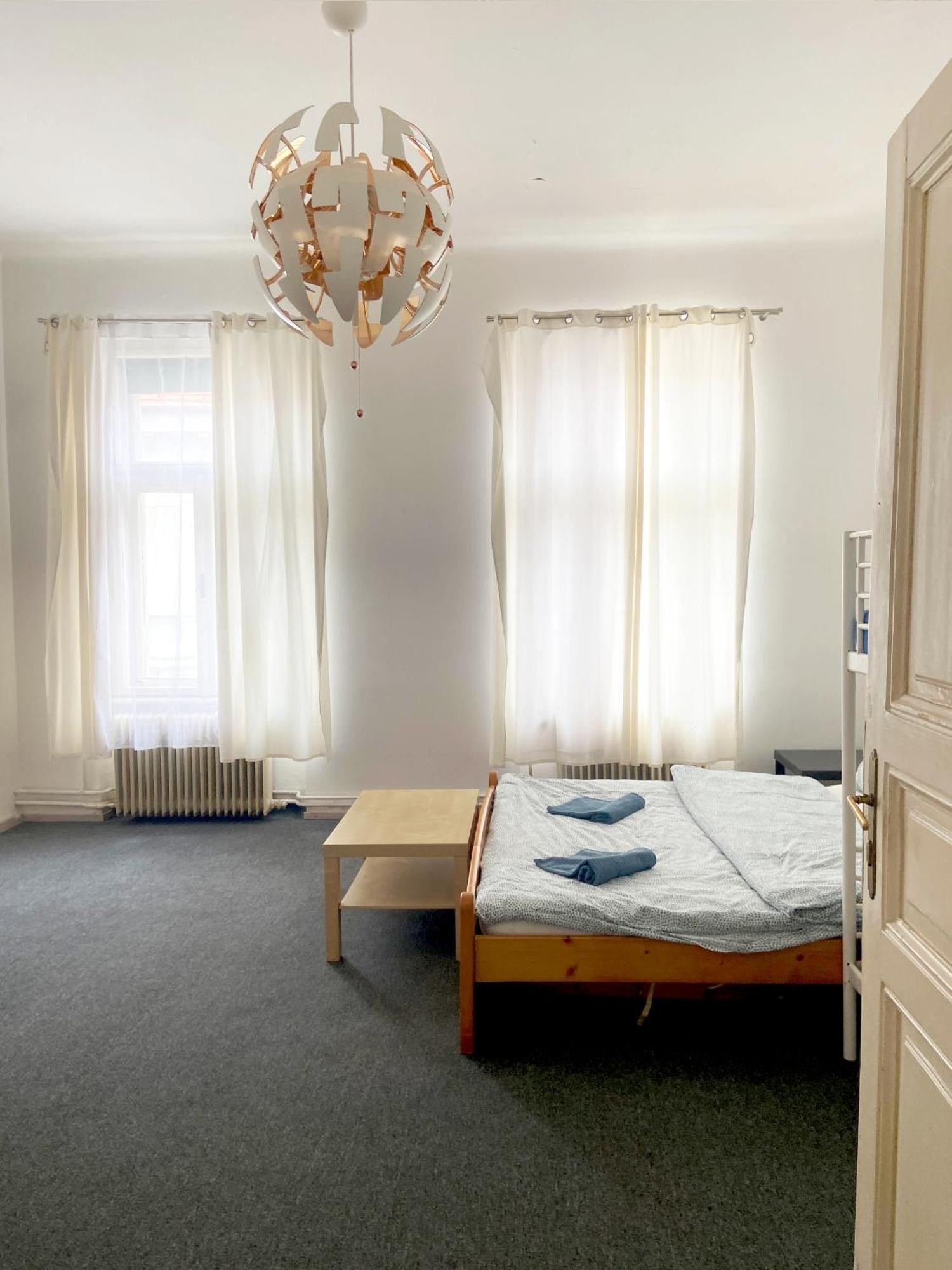 Big In City Center & Private Parking Apartment