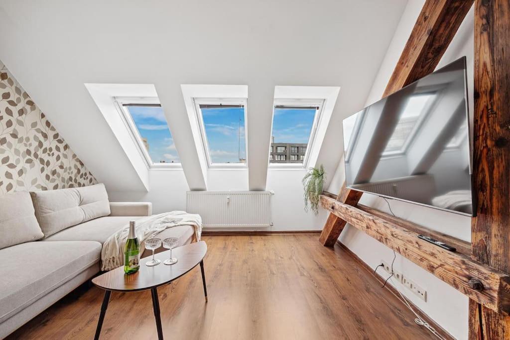 V Centre S Vyhladom Na Hrad A Parkovanim Apartamento