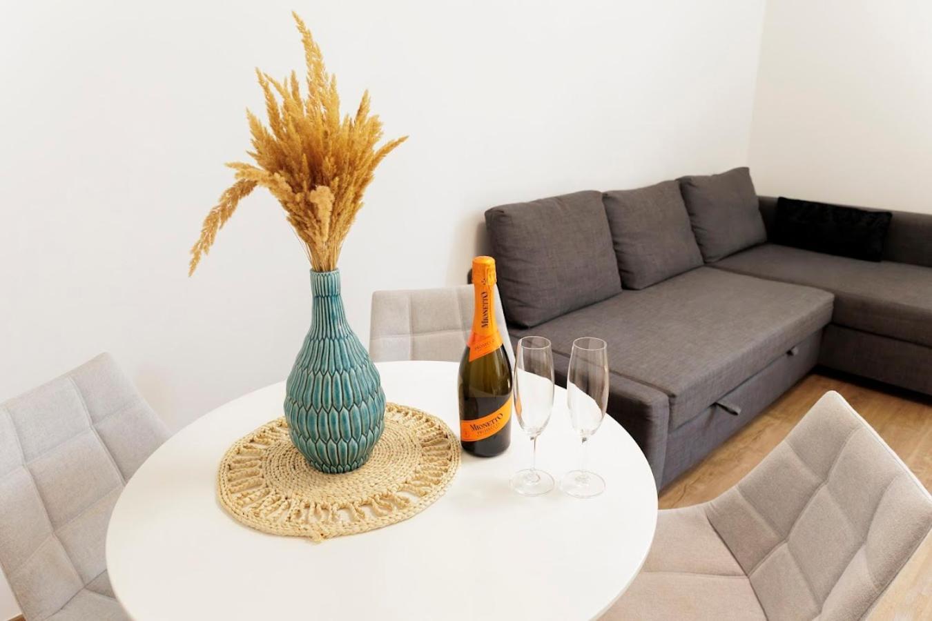Boutique Flat In Old Town Apartment *