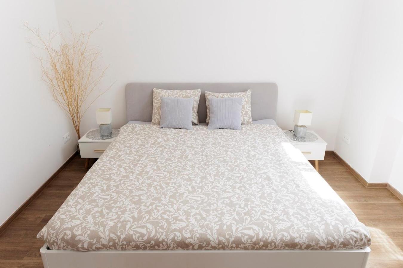 Diamond In Old Town With Free Parking * Bratislava