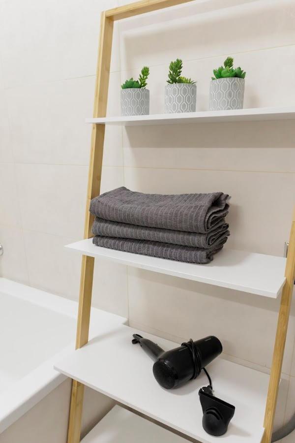 Diamond In Old Town With Free Parking Apartamento Bratislava