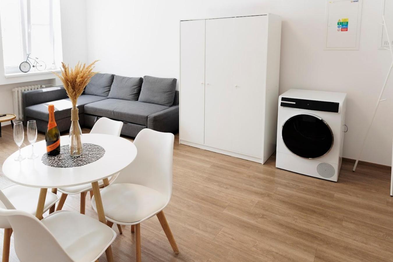 Diamond In Old Town With Free Parking Bratislava