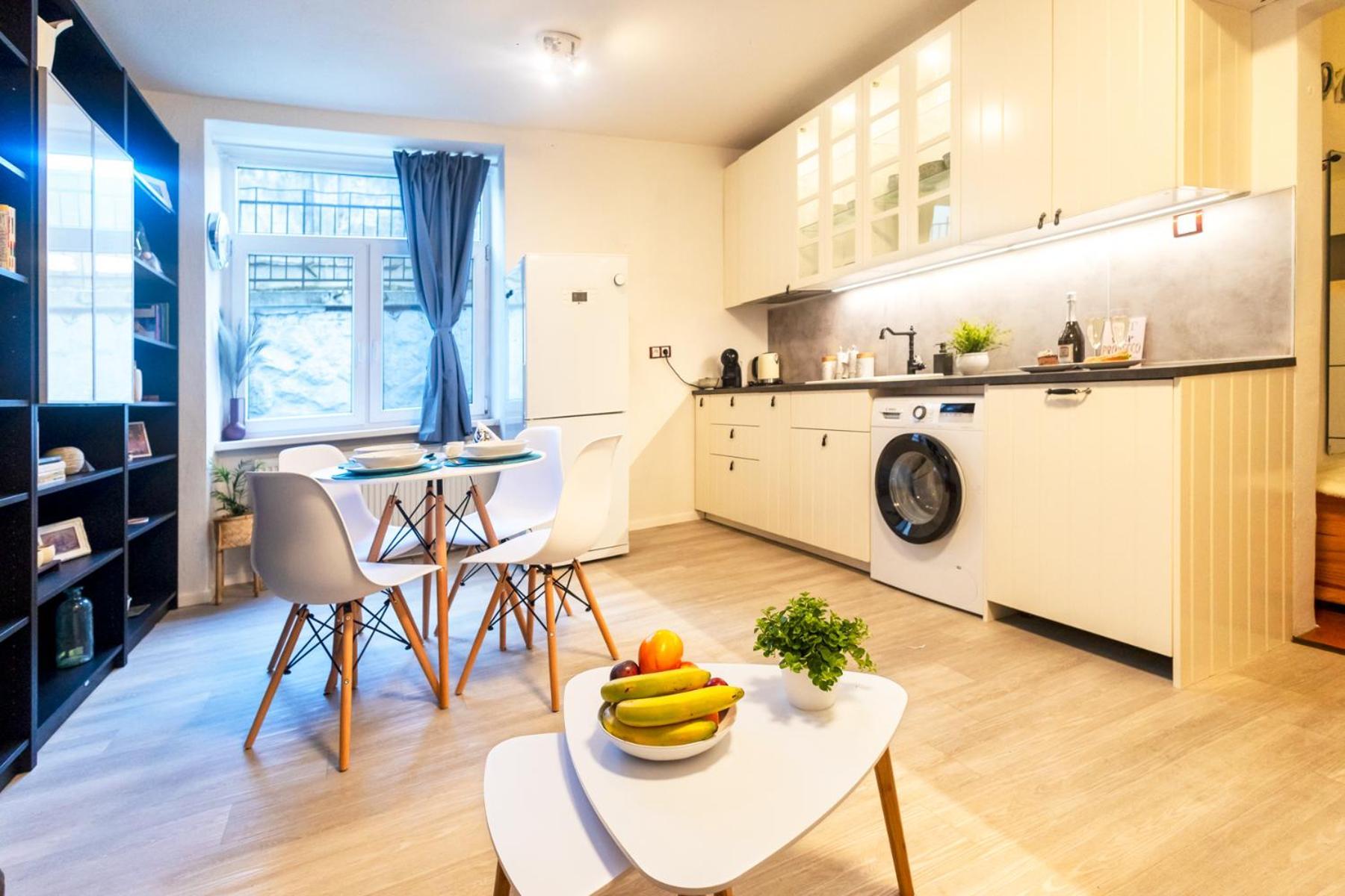 Old Town 2 Garden Free Parking Apartment Bratislava