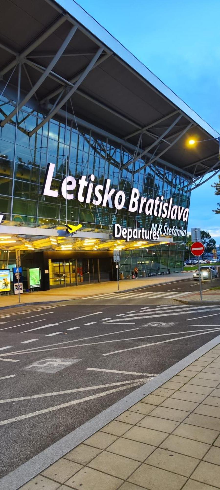 New With Free Garage Parking Near The Airport * Bratislava