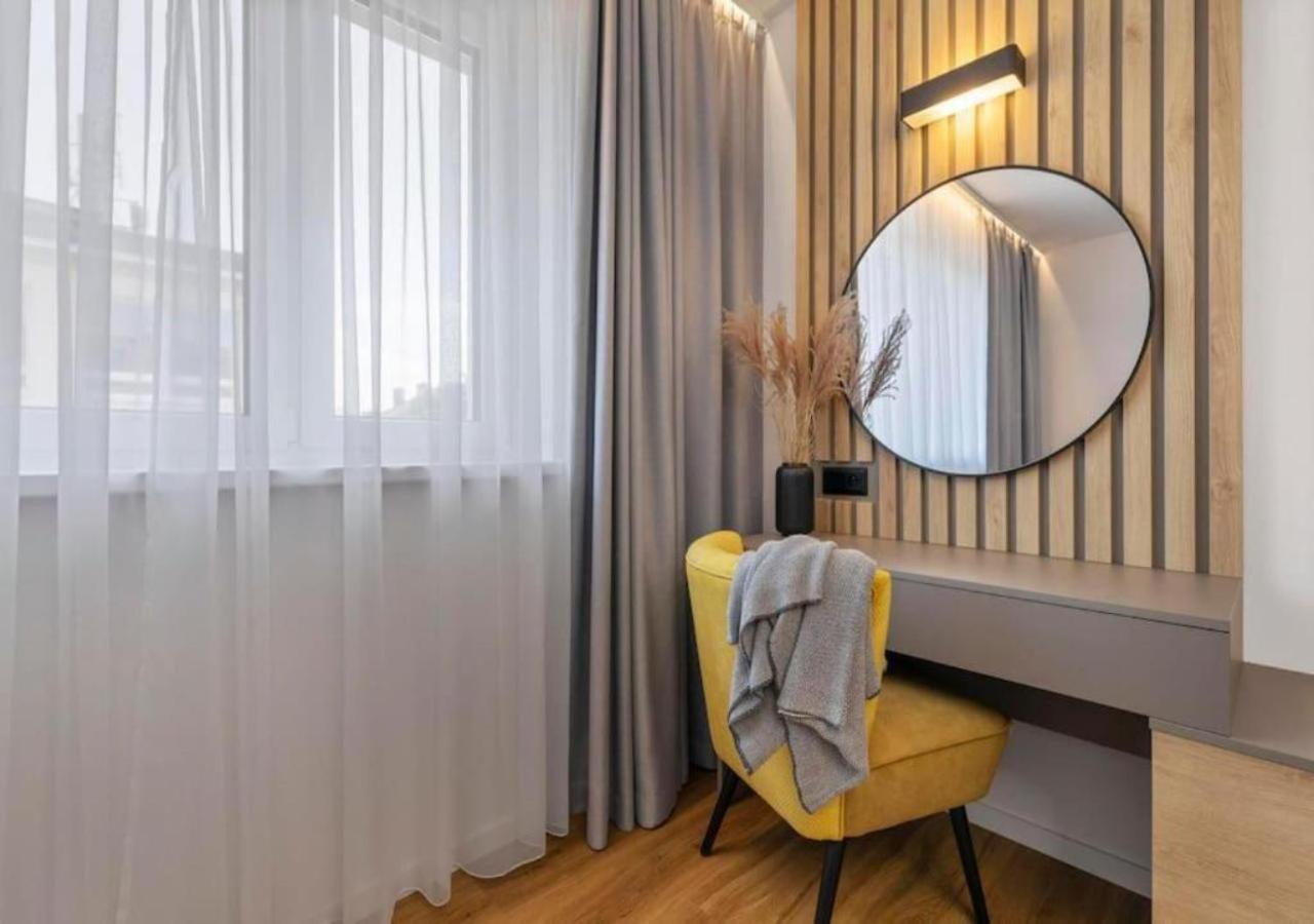 Modern Near Train Station #11 Apartment *