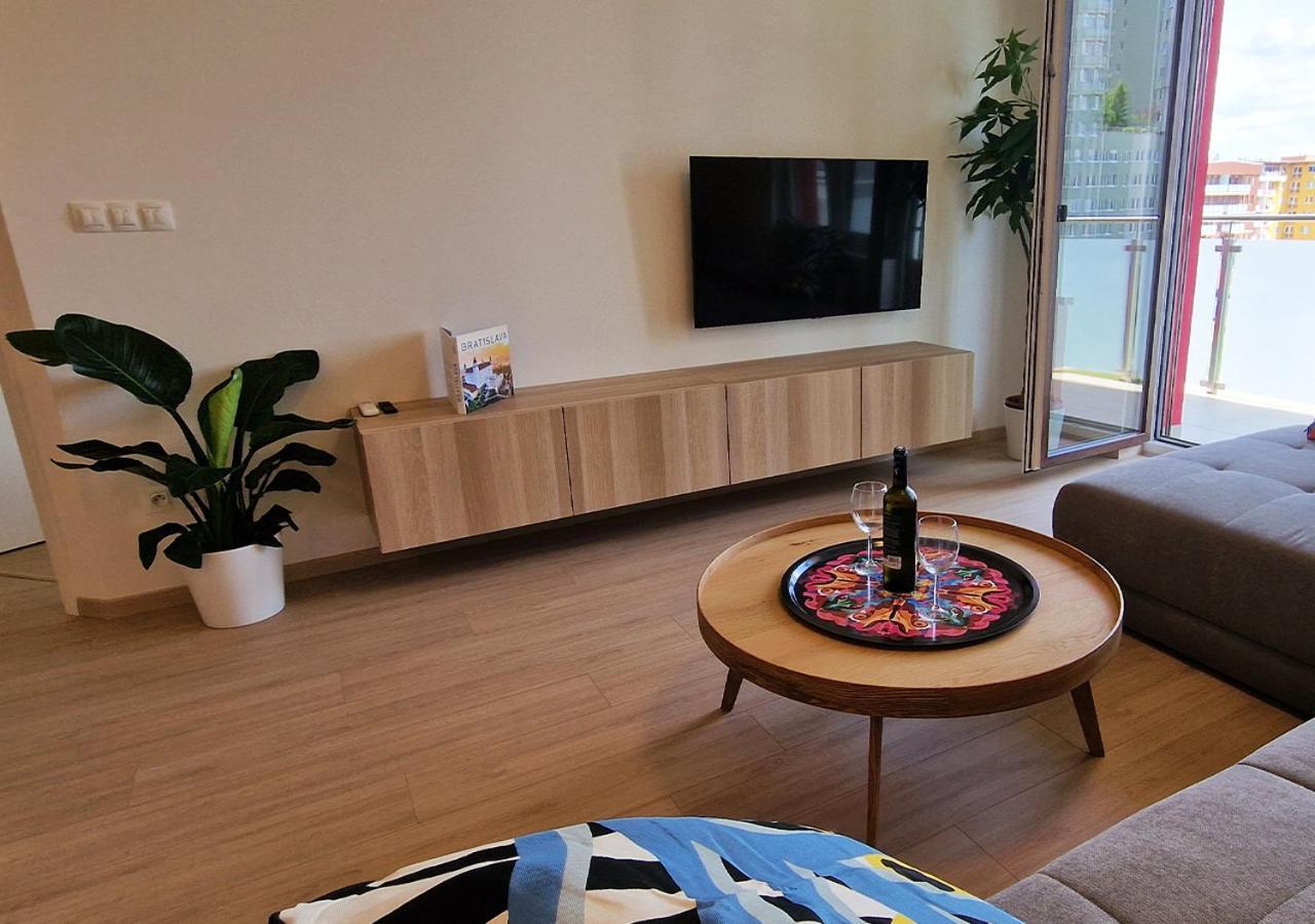 Two Check In -a Apartment