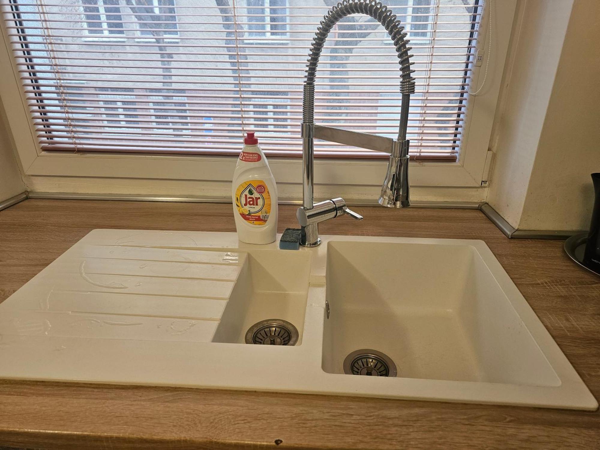 Apartment Huge Next To Train Station Close To The Center Pressburg