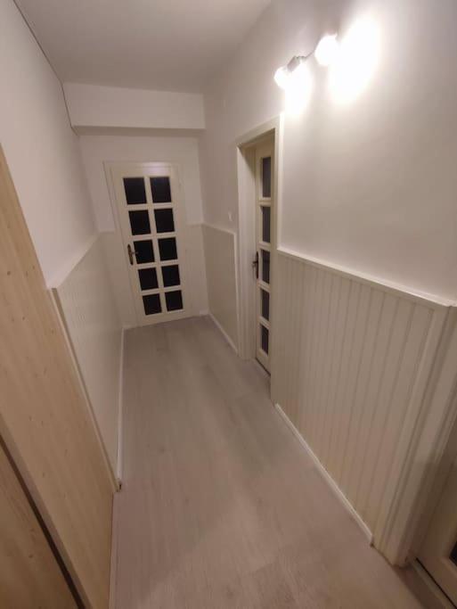 Priestranny Apartman- S Vynikajucou Dostupnostou * Bratislava
