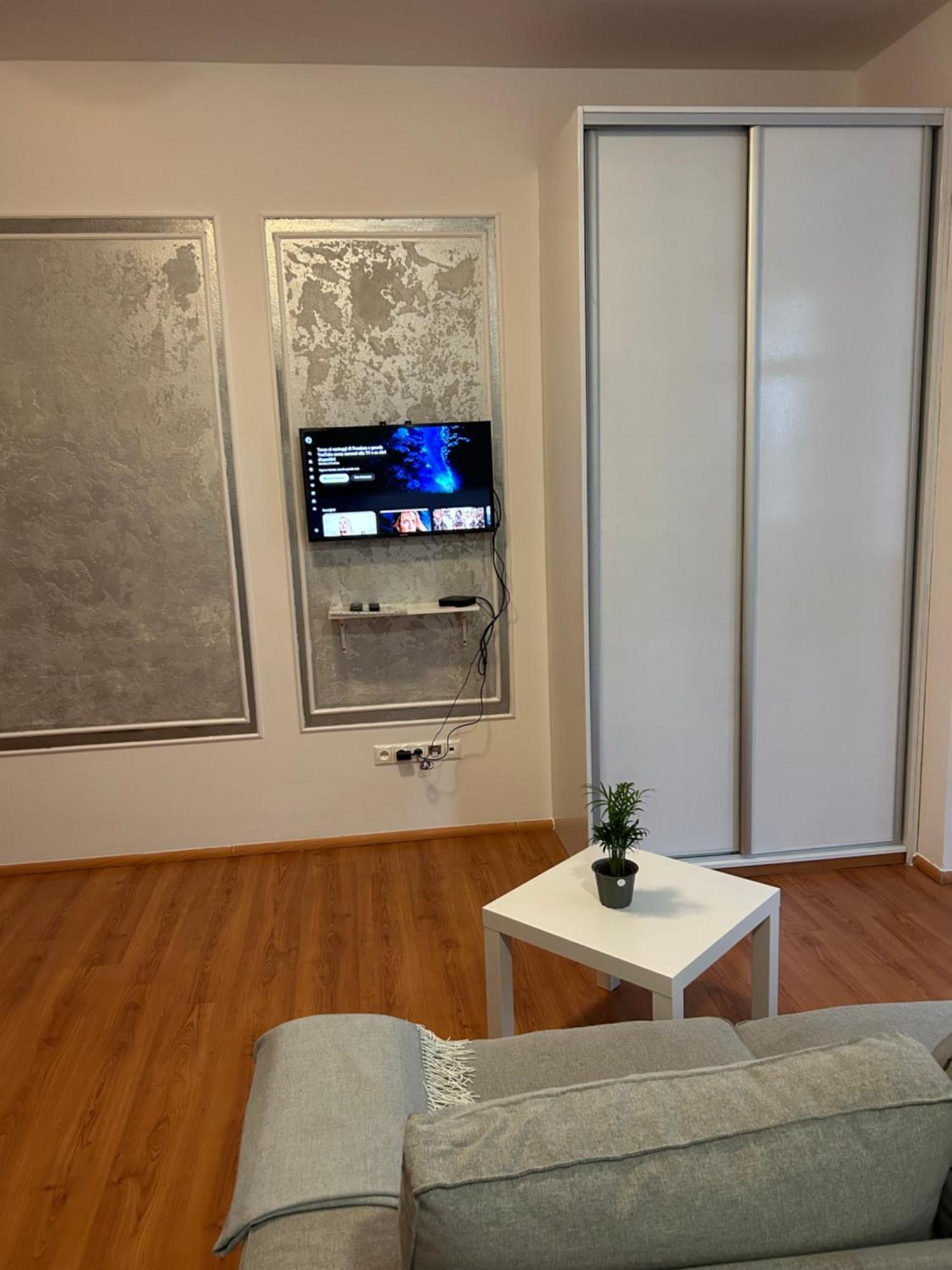 1 St Plaza De Luxe Apartment *
