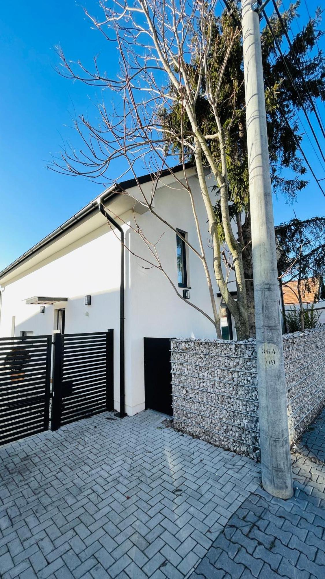 House Flow, 3 With Terrace, Free 2 Parking Apartment *