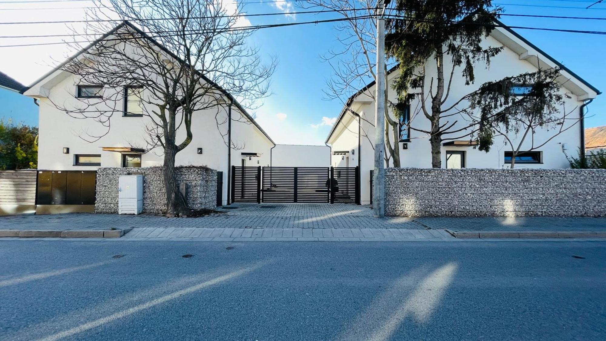 House Flow, 3 With Terrace, Free 2 Parking Apartment Bratislava