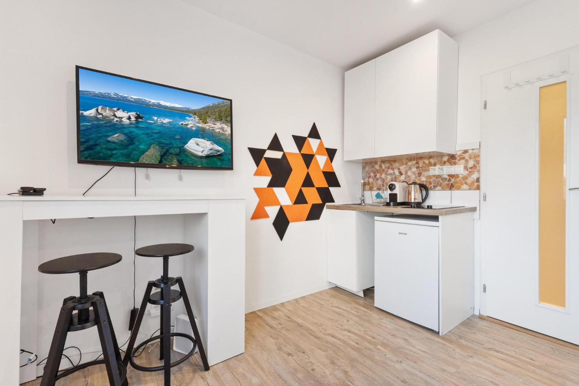 20 Minutes From Center W Coffee, Tea, Tv, And Parking Bratislava
