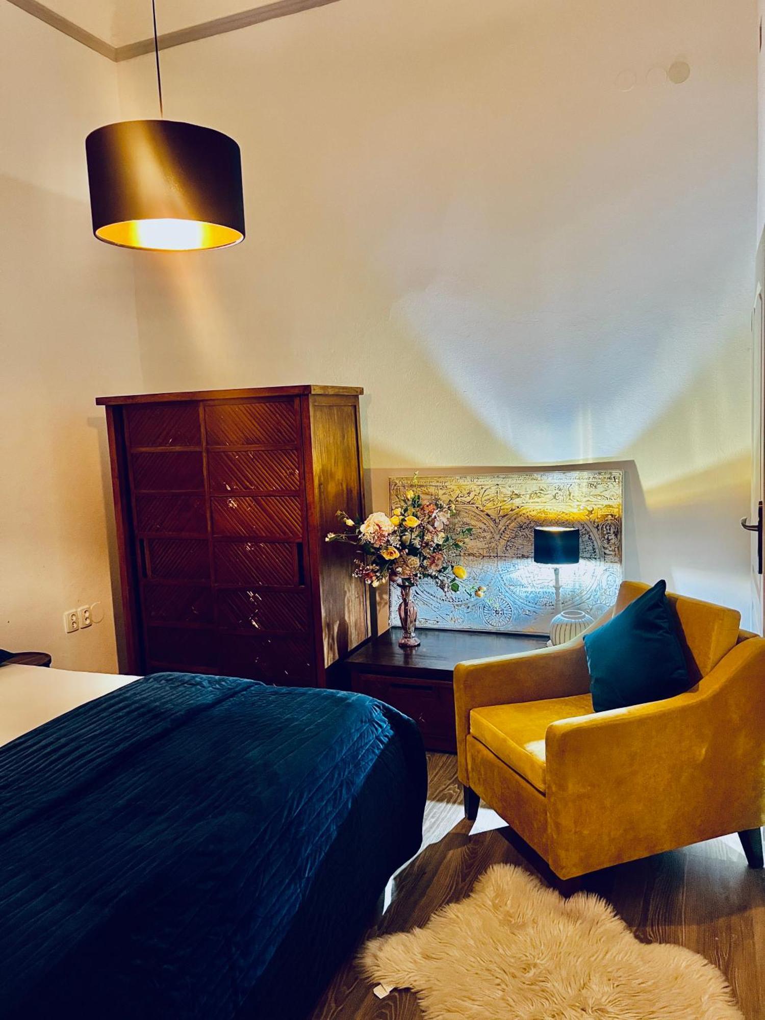 Csaky Palace Ba 3 Apartment *