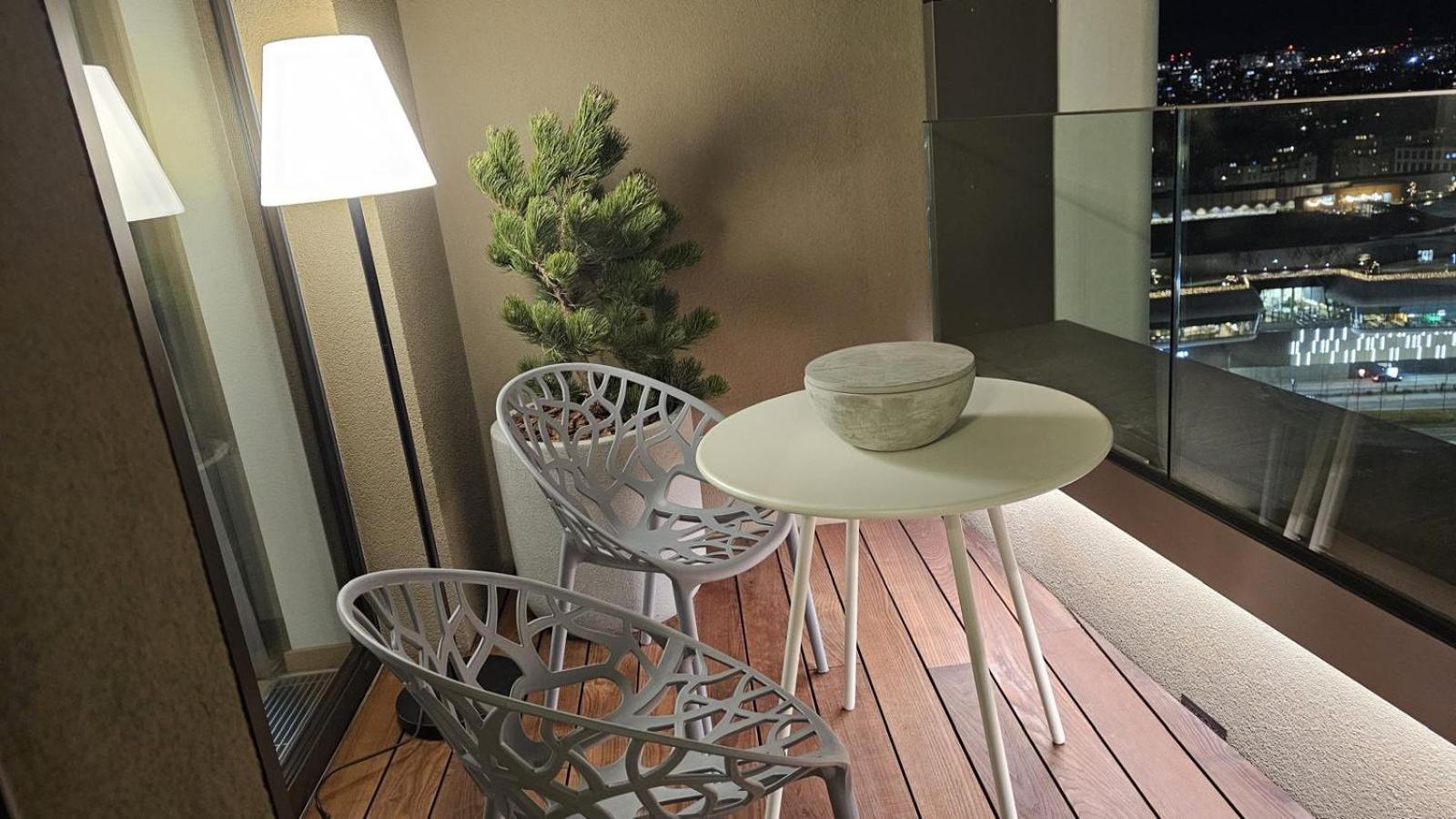 Skypark Escape With Balcony Apartment Bratislava