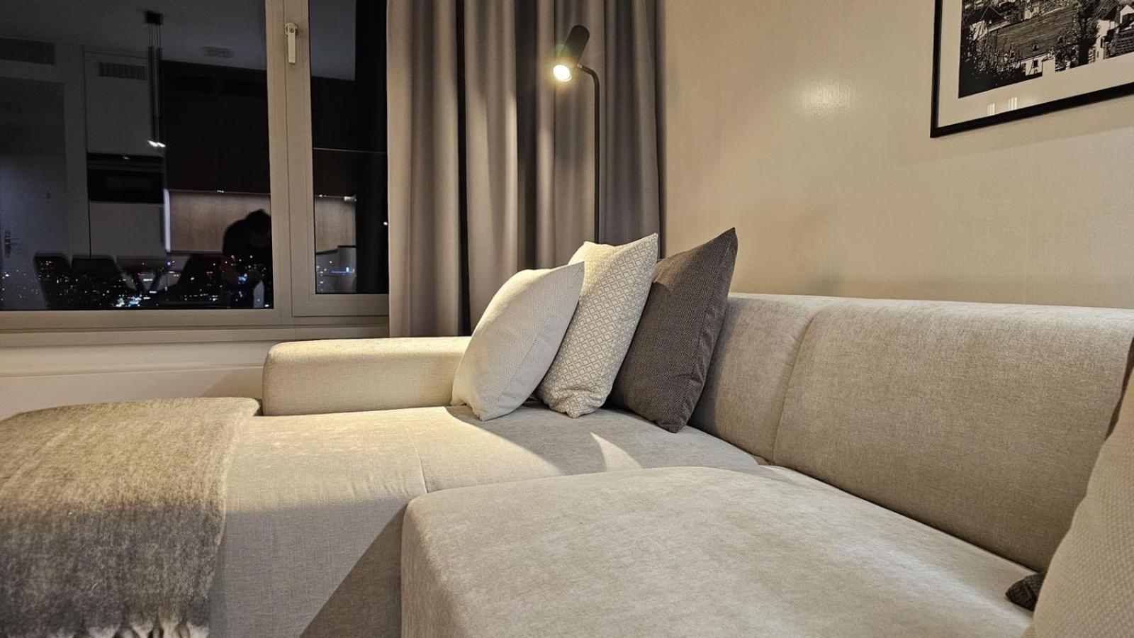 Skypark Escape With Balcony Apartment