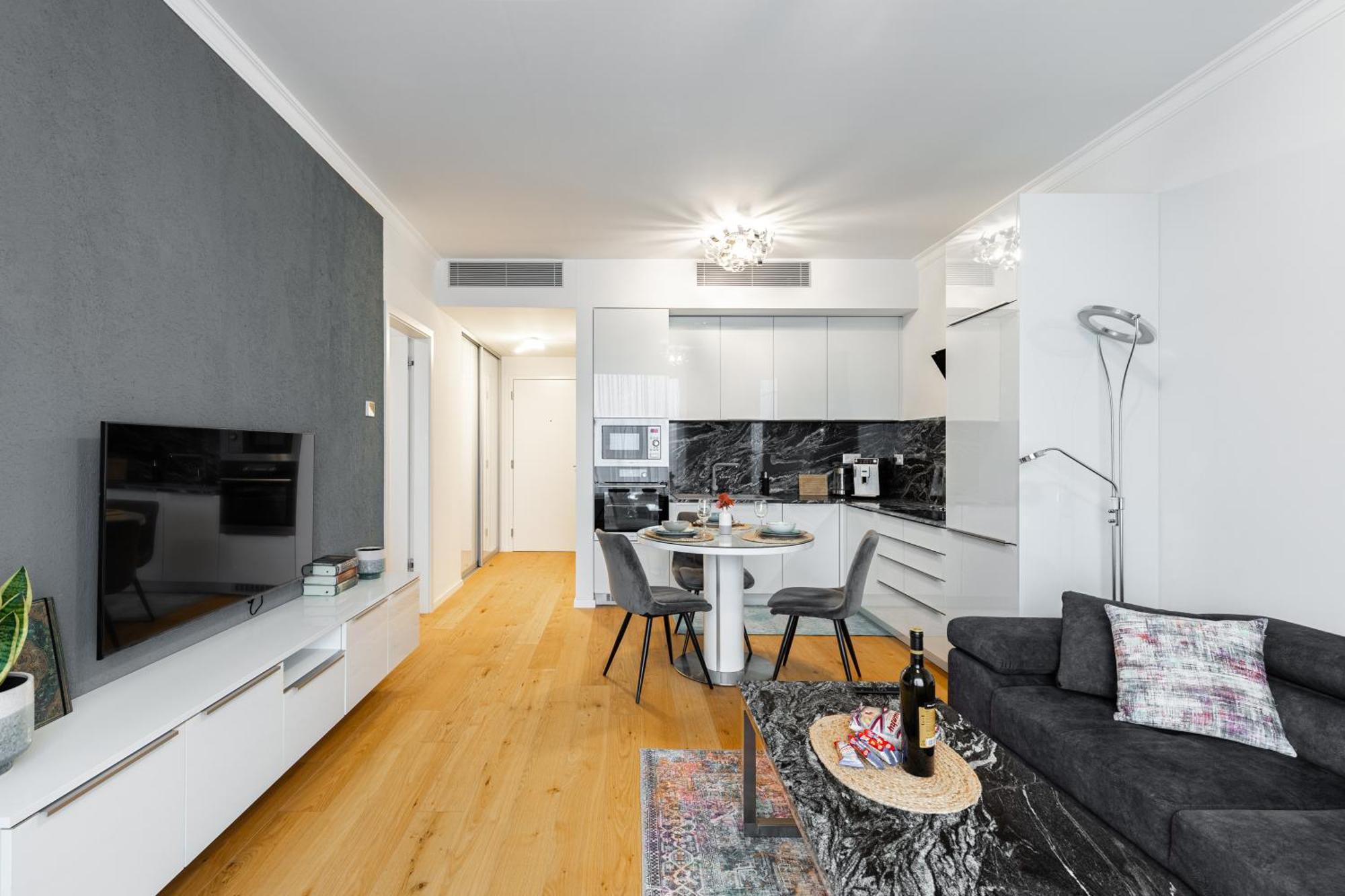 Apartment Skypark Retreat With Balcony *