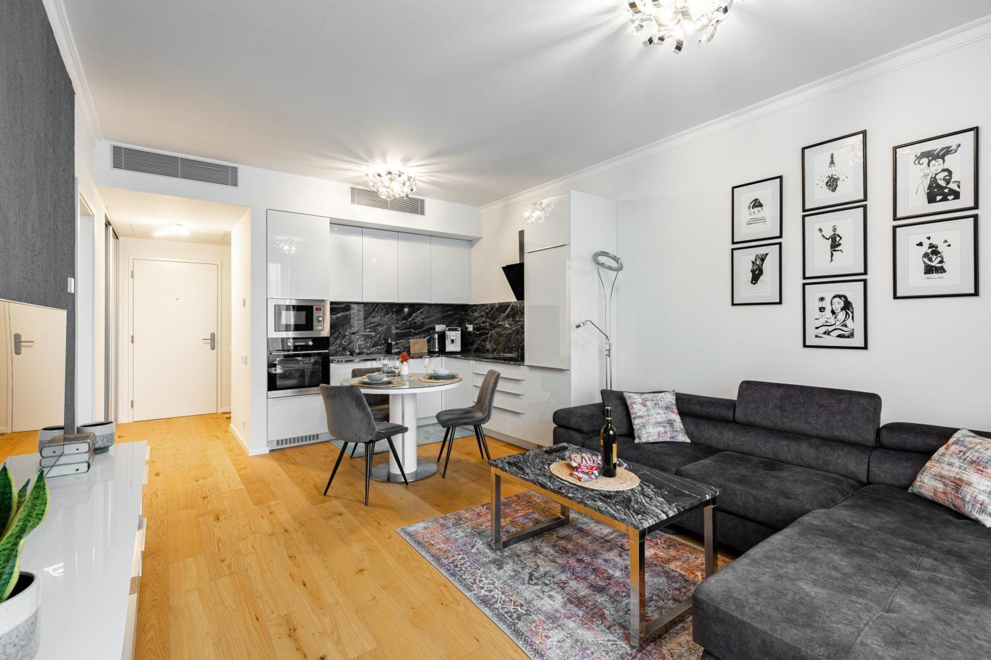 Apartment Skypark Retreat With Balcony Bratislava