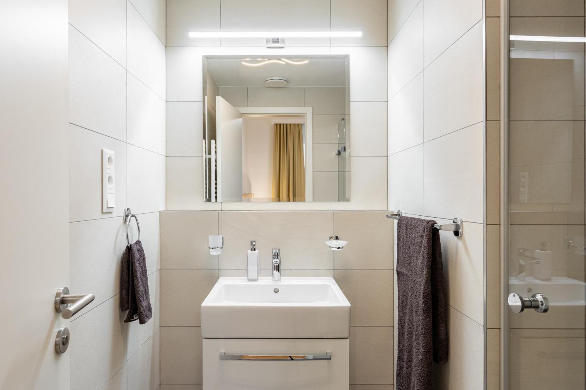 Skypark Retreat With Balcony Apartment Bratislava