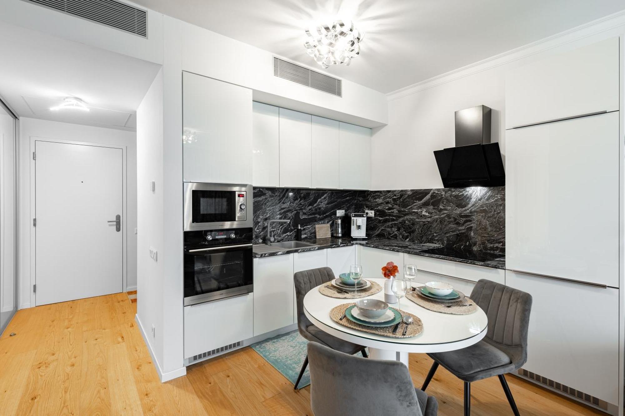 Apartment Skypark Retreat With Balcony *