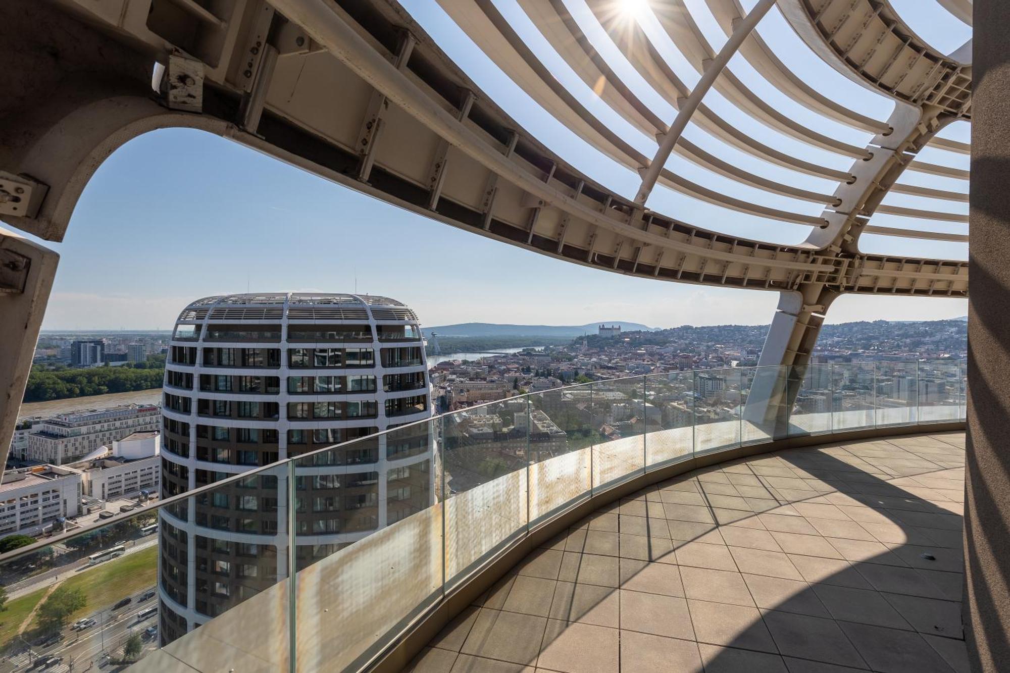 Skypark Retreat With Balcony Apartment Bratislava