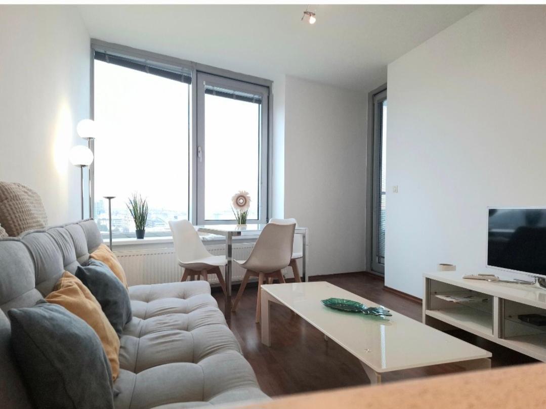 Apartment A Zen Getaway With Garage Parking *