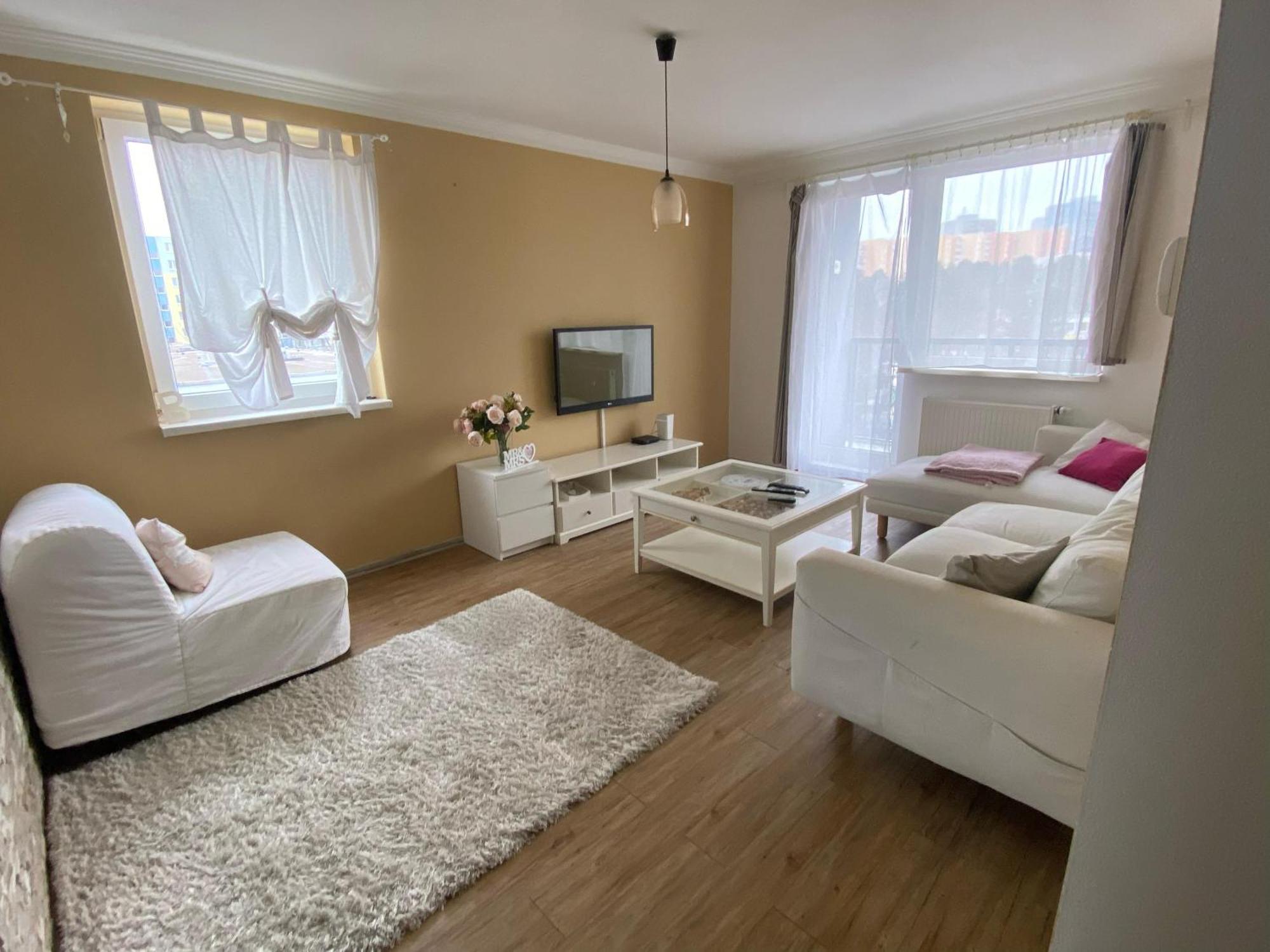 Apartment Bagra Apartment, 1-4 Guests, Free Parking & Wifi, 10 Min From Downtown Bratislava