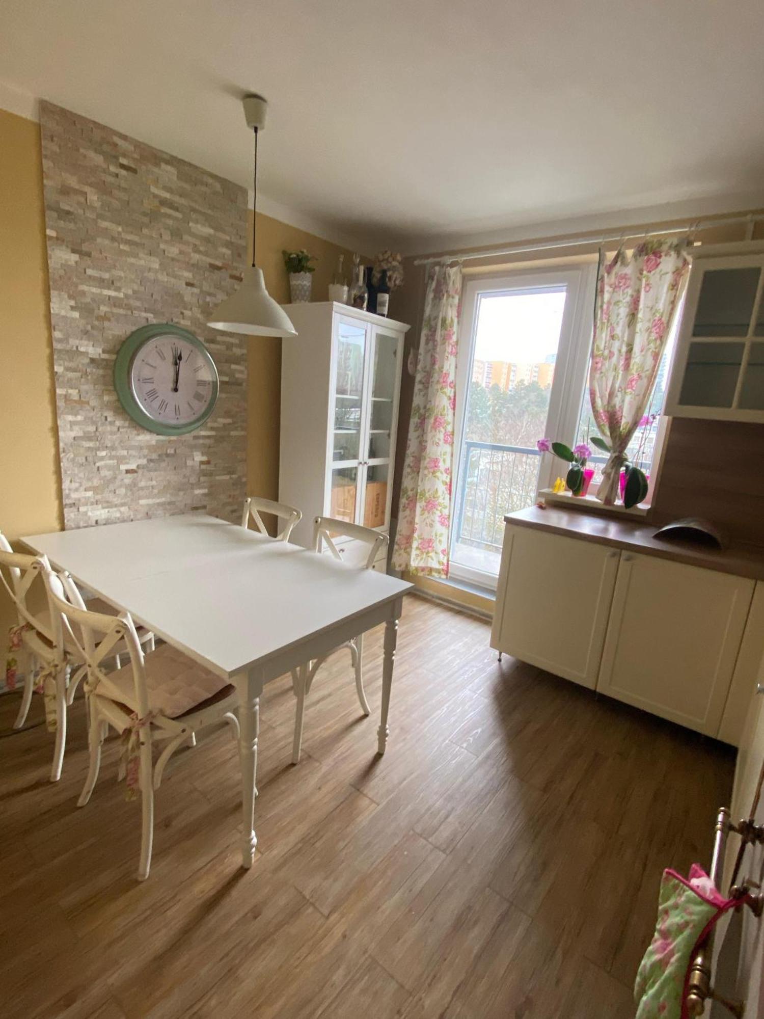 Bagra Apartment, 1-4 Guests, Free Parking & Wifi, 10 Min From Downtown Bratislava