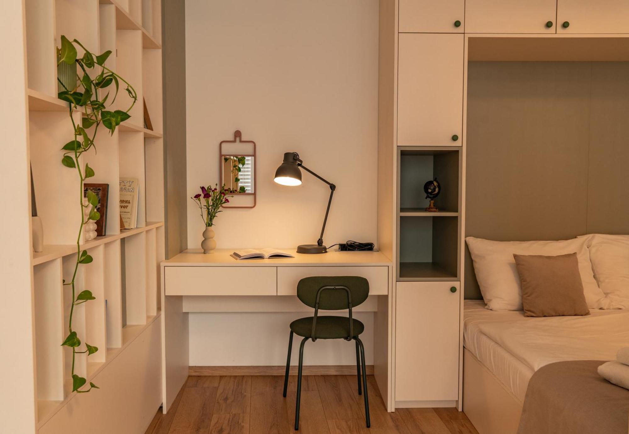 Apartment P23 *